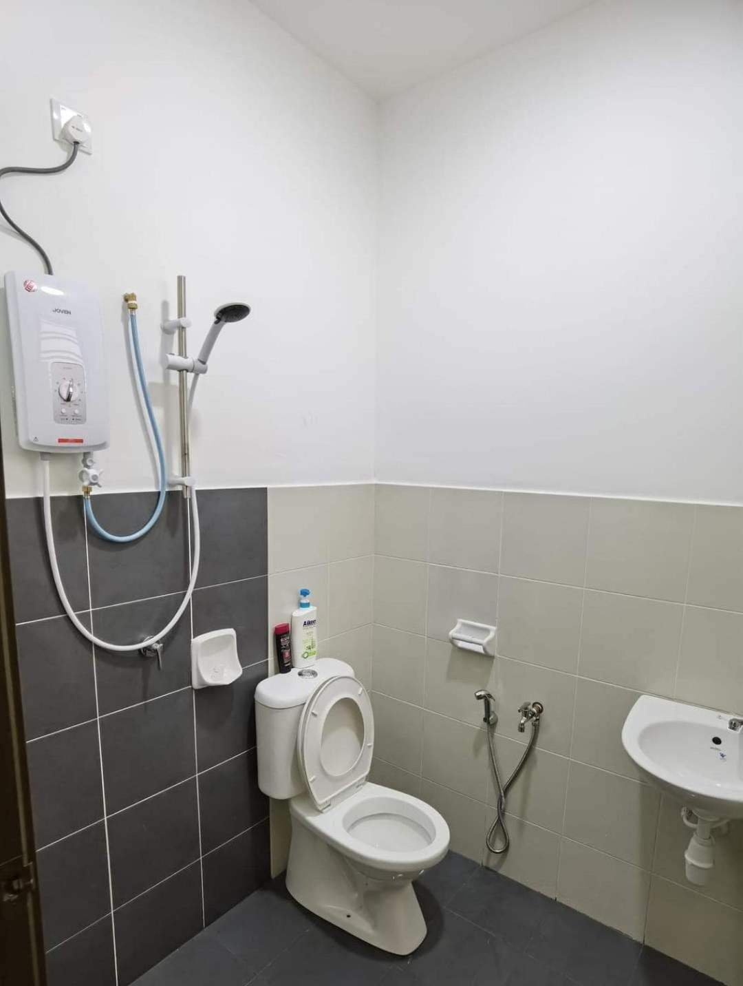 Infinity Homestay Bandar Cemerlang Ulu Tiram Exteriér fotografie